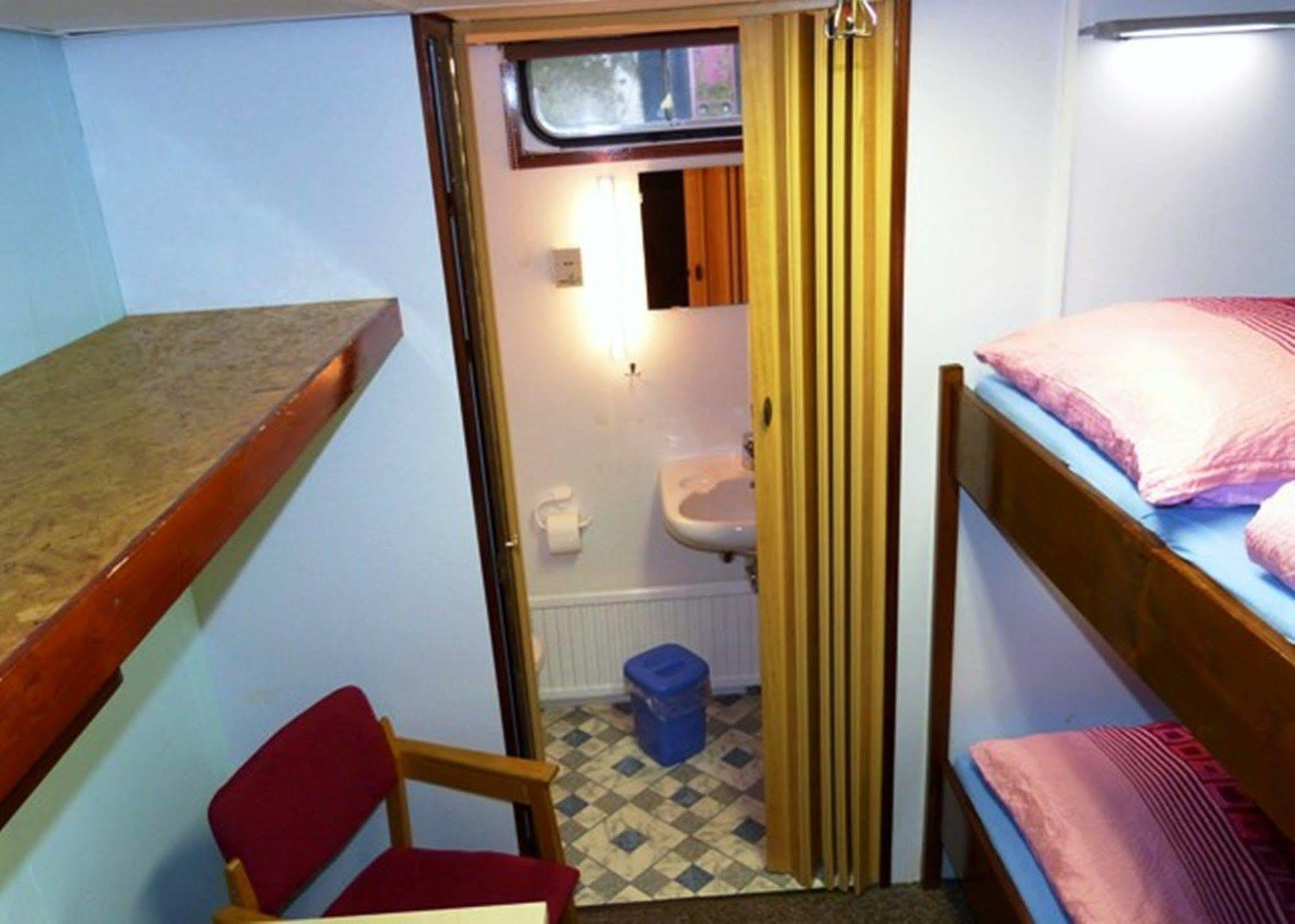 Wohnschiffe Severa Hotel Rostock Exterior foto